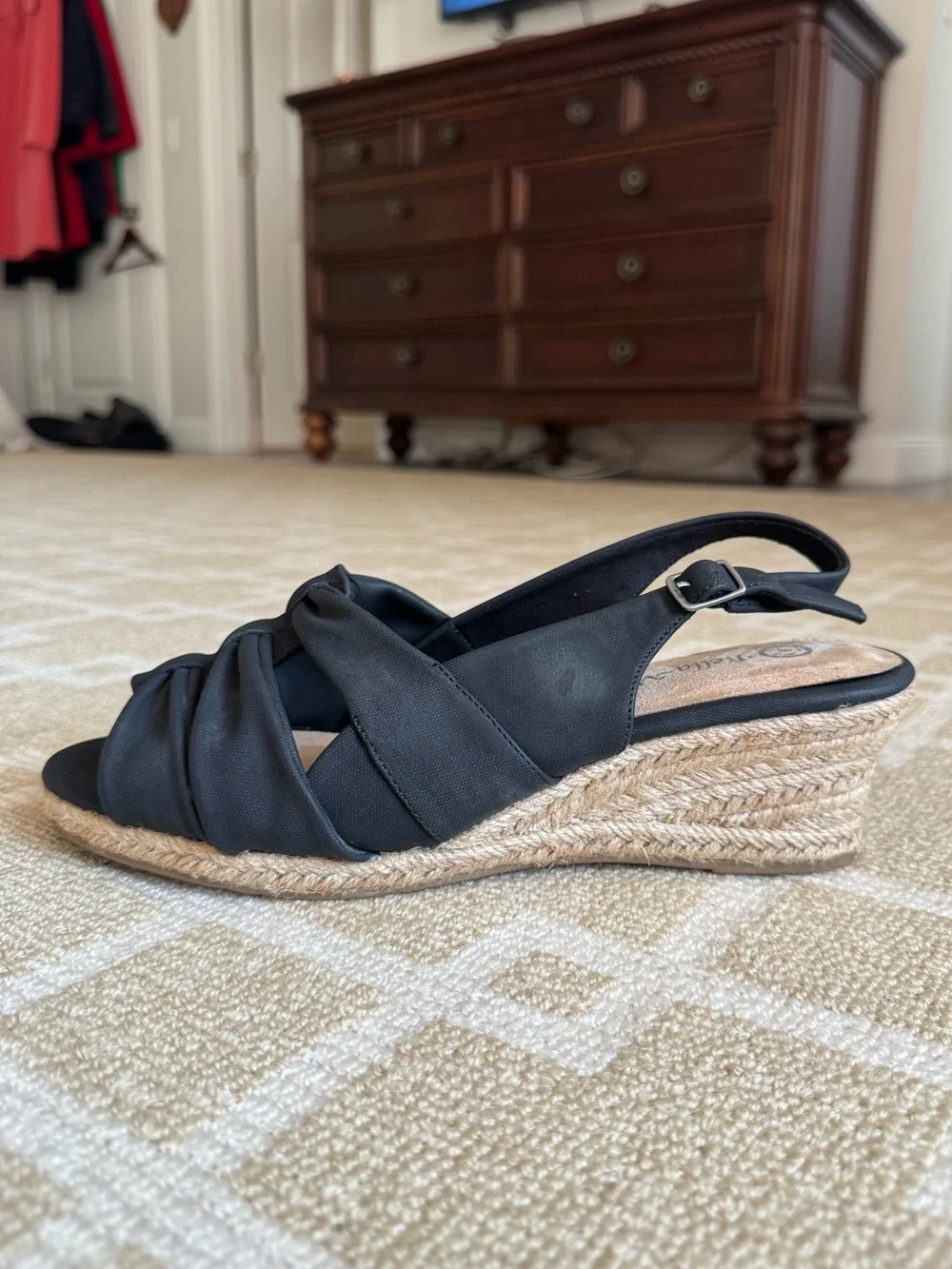 Bella Vita Cheerful Espadrille Wedge Sandals Black Linen Print Size 9.5 W